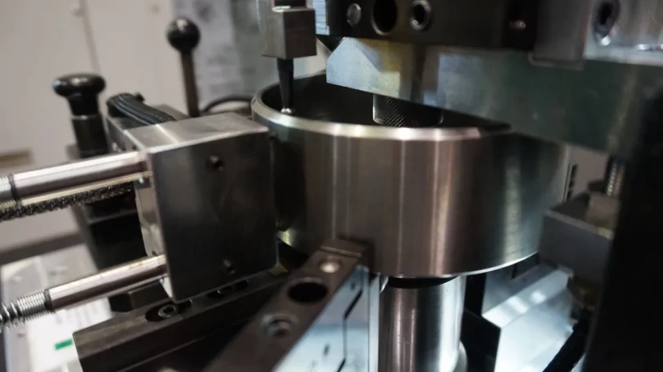 Przyrządy specjalne do pomiarów detali produkowanych seryjnie